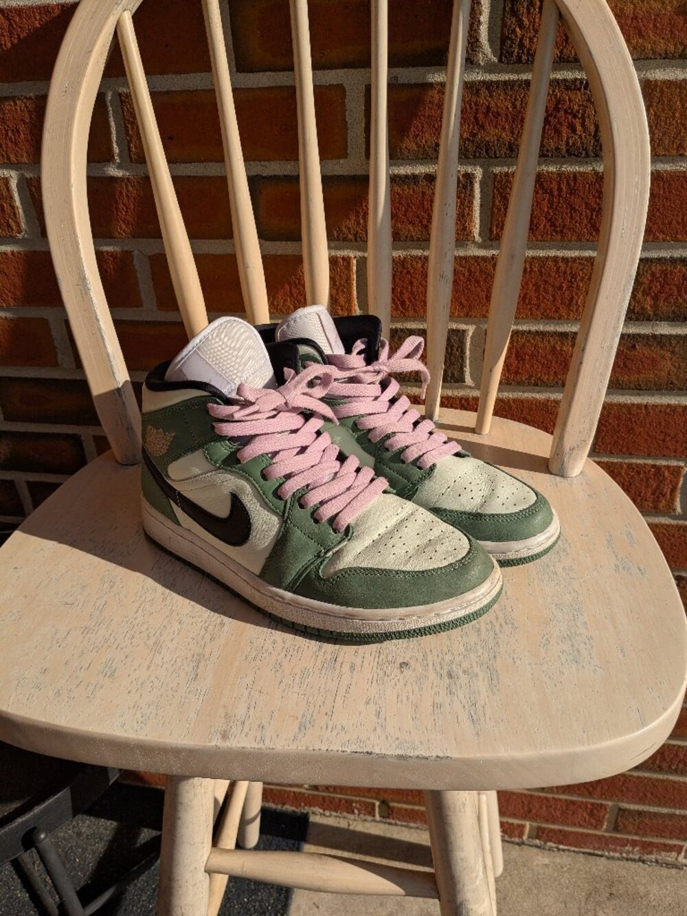 Air Jordan 1 Mid SE WMNS Dutch Green Size 8 CZ0774-300
